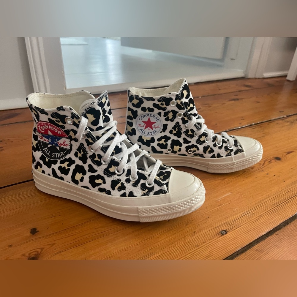 High top animal print converse - never worn